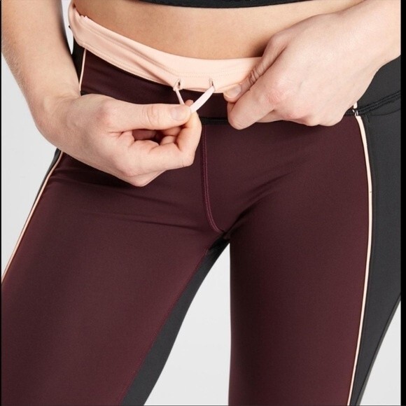 Athleta Velocity Stash Pocket Colorblock Capri in Antique Burgundy/Black S - Picture 2 of 15